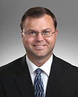 Matthew Nielsen，医学博士，外科医生Bemidji，医学博士